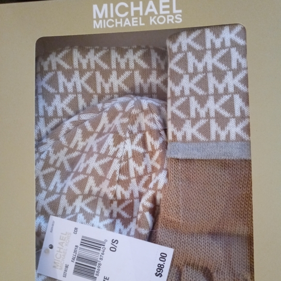 Michael kors winter set - Picture 1 of 2